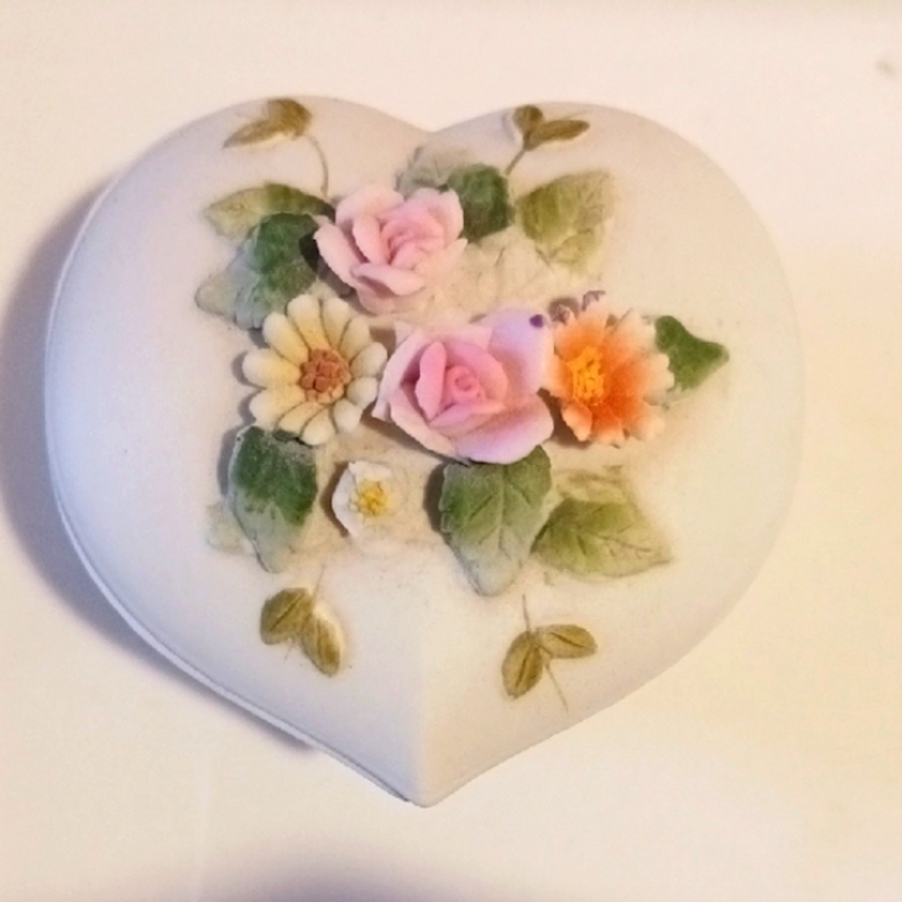 Lefton China Heart-Shaped Porcelain Trinket Box Handpainted Pastel Floral Roses